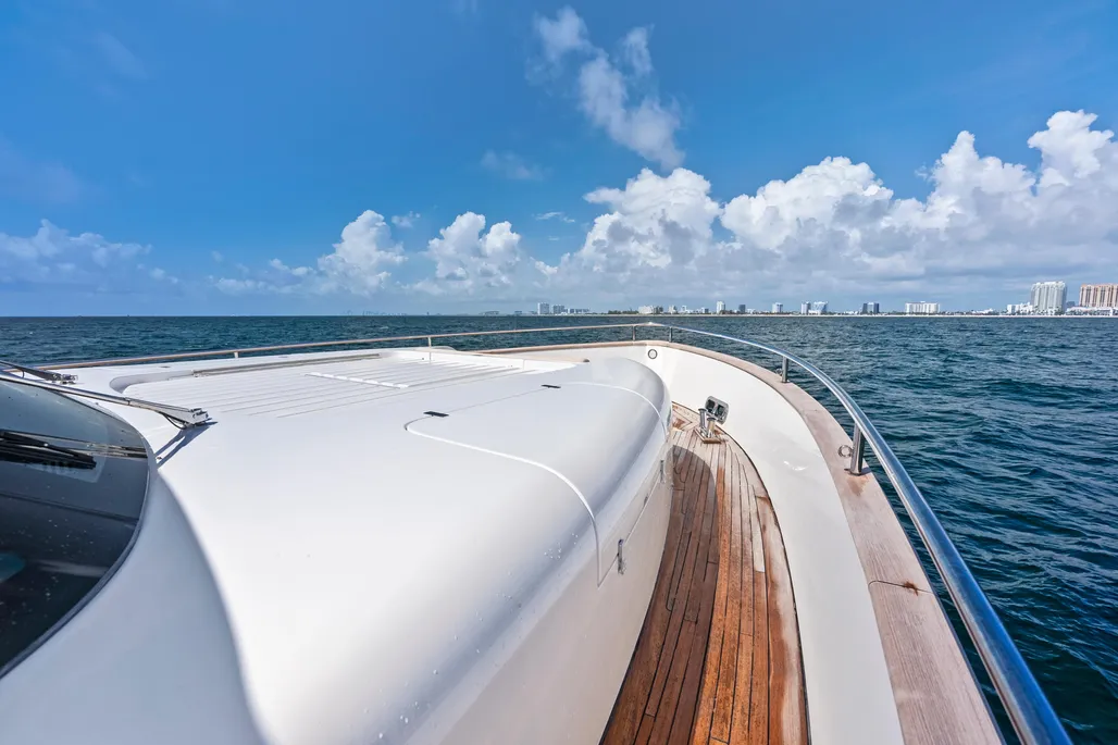 Yacht Photo 46